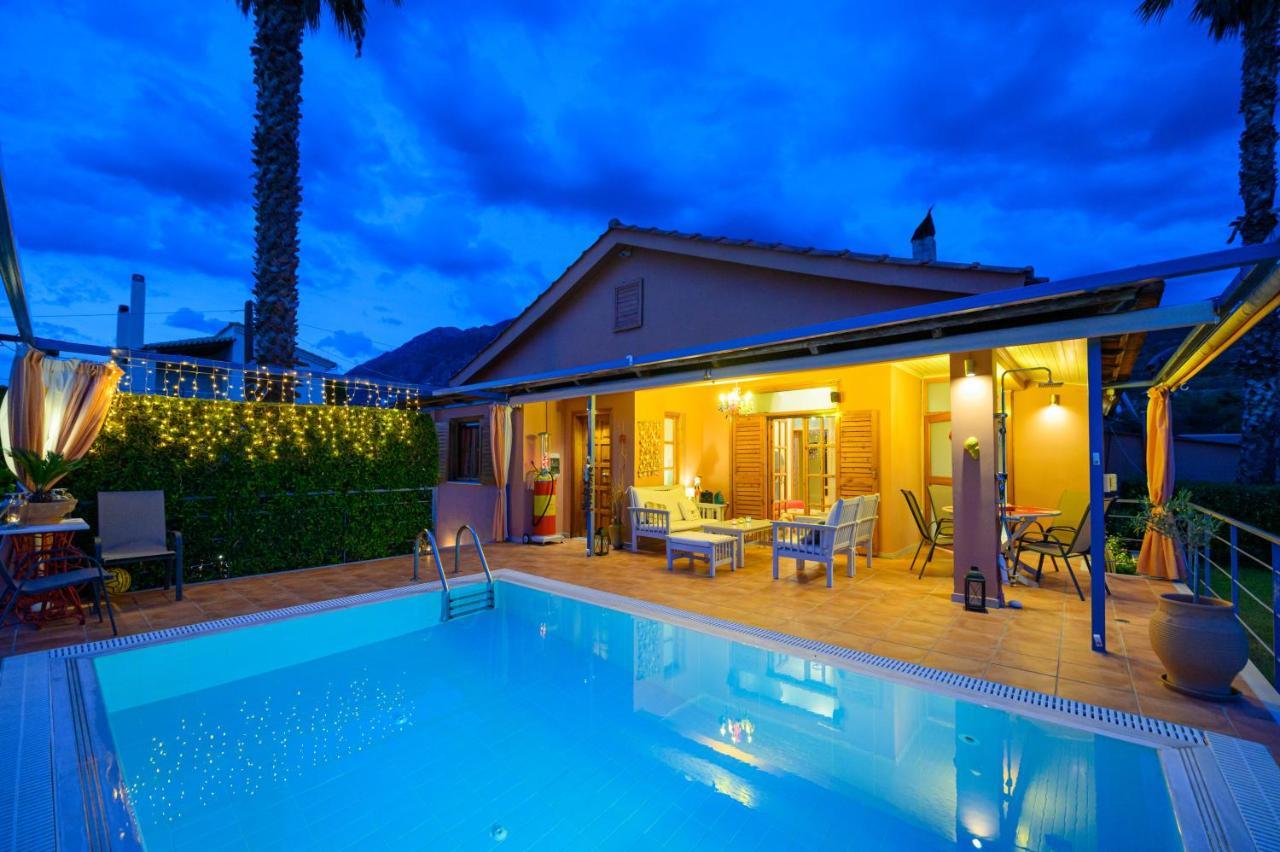 Cozy Small Smart Villa With Private Pool Mikri Mantineia Kalamata Esterno foto
