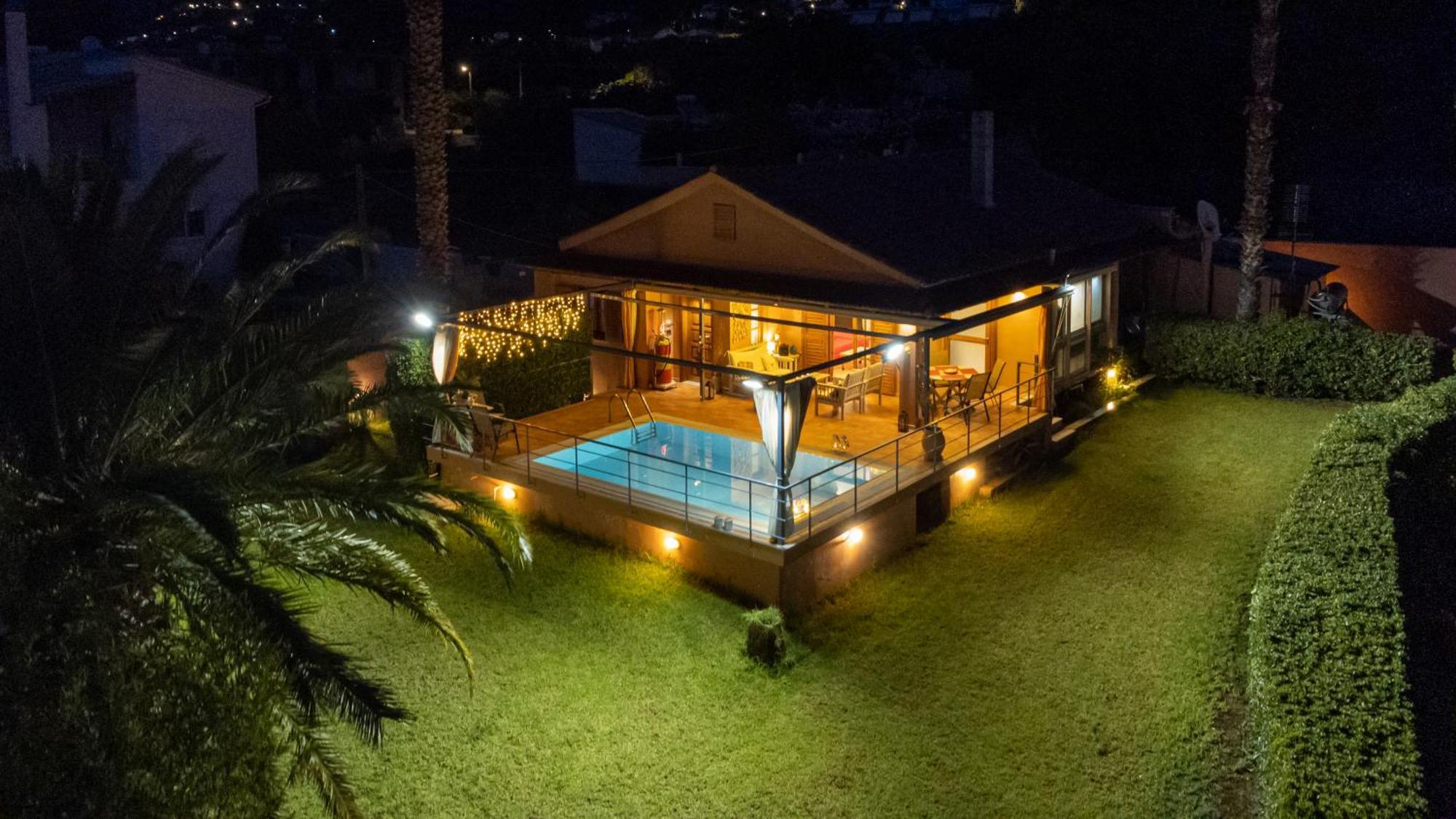 Cozy Small Smart Villa With Private Pool Mikri Mantineia Kalamata Esterno foto