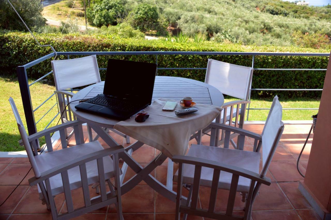 Cozy Small Smart Villa With Private Pool Mikri Mantineia Kalamata Esterno foto